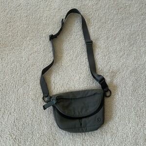 Lululemon crossbody All Night Festival Bag